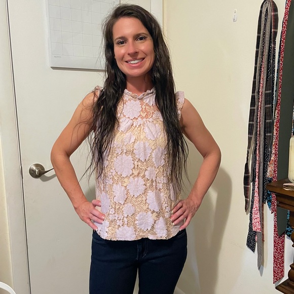 3/$15💛 🌷Pink Dressy Monteau Top 🌷 - Picture 4 of 8